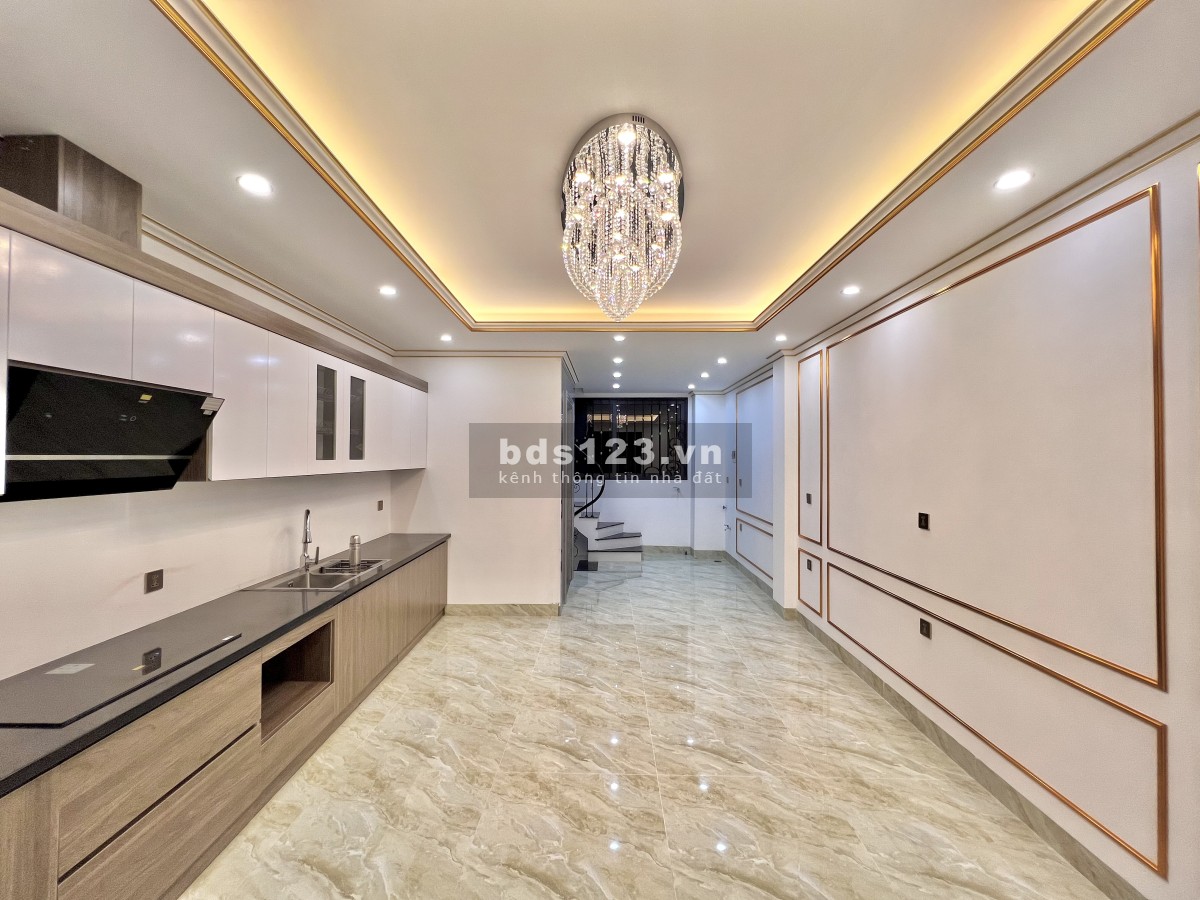 Bán nhà phố Thụy Khê (Chính chủ) rộng 50M2, cách phố chính 20M