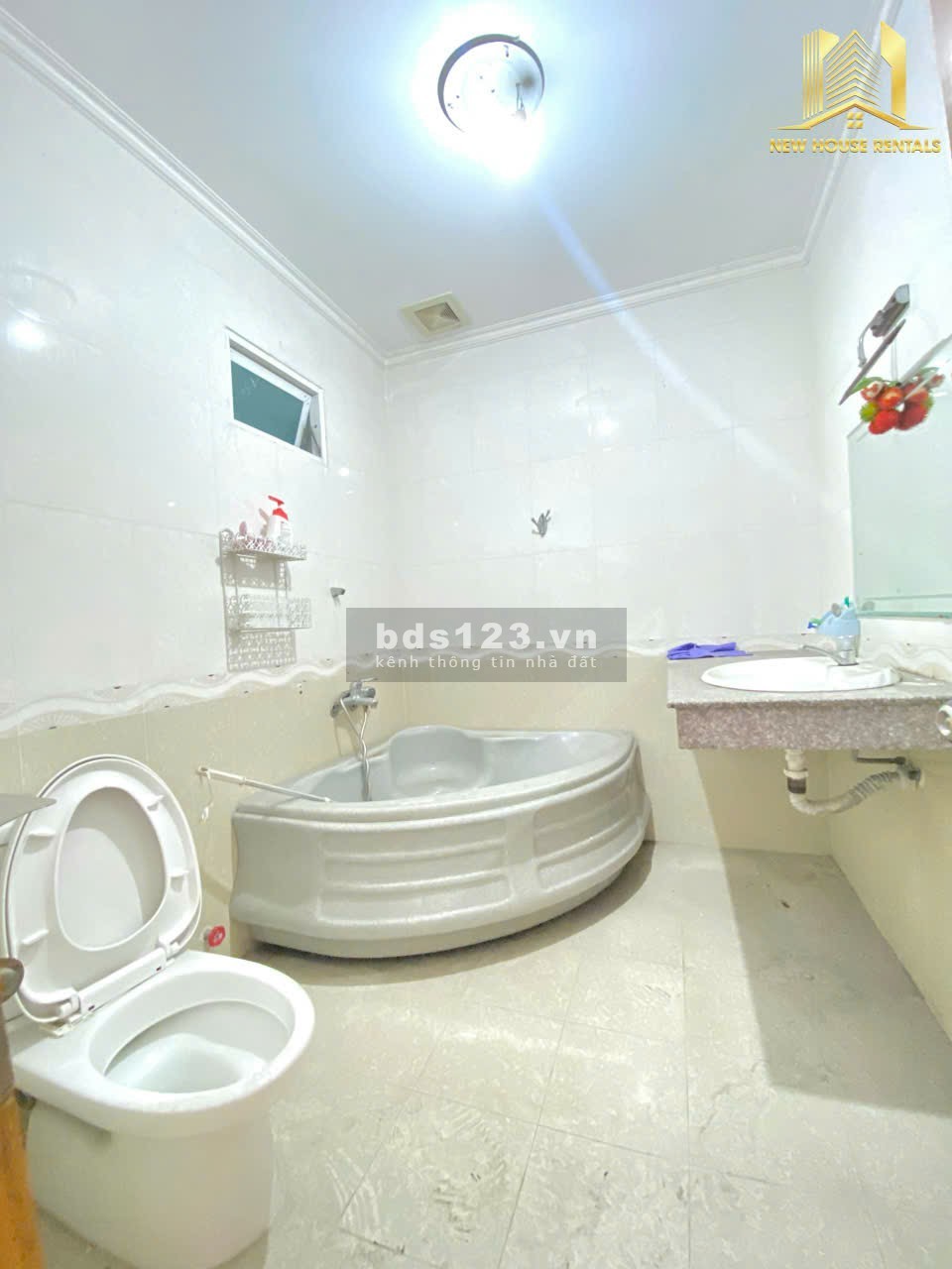 Tòa nhà mặt tiền Tân Bình chỉ 55 triệu 7 tầng. Gồm 11 phòng, thang máy, thang bộ