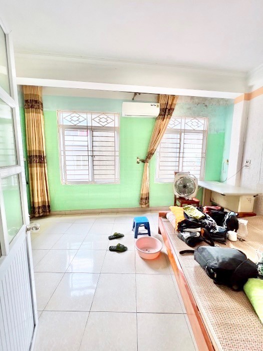 Lĩnh Nam 1.75 tỷ, ngõ thông, gần ô tô, ở luôn