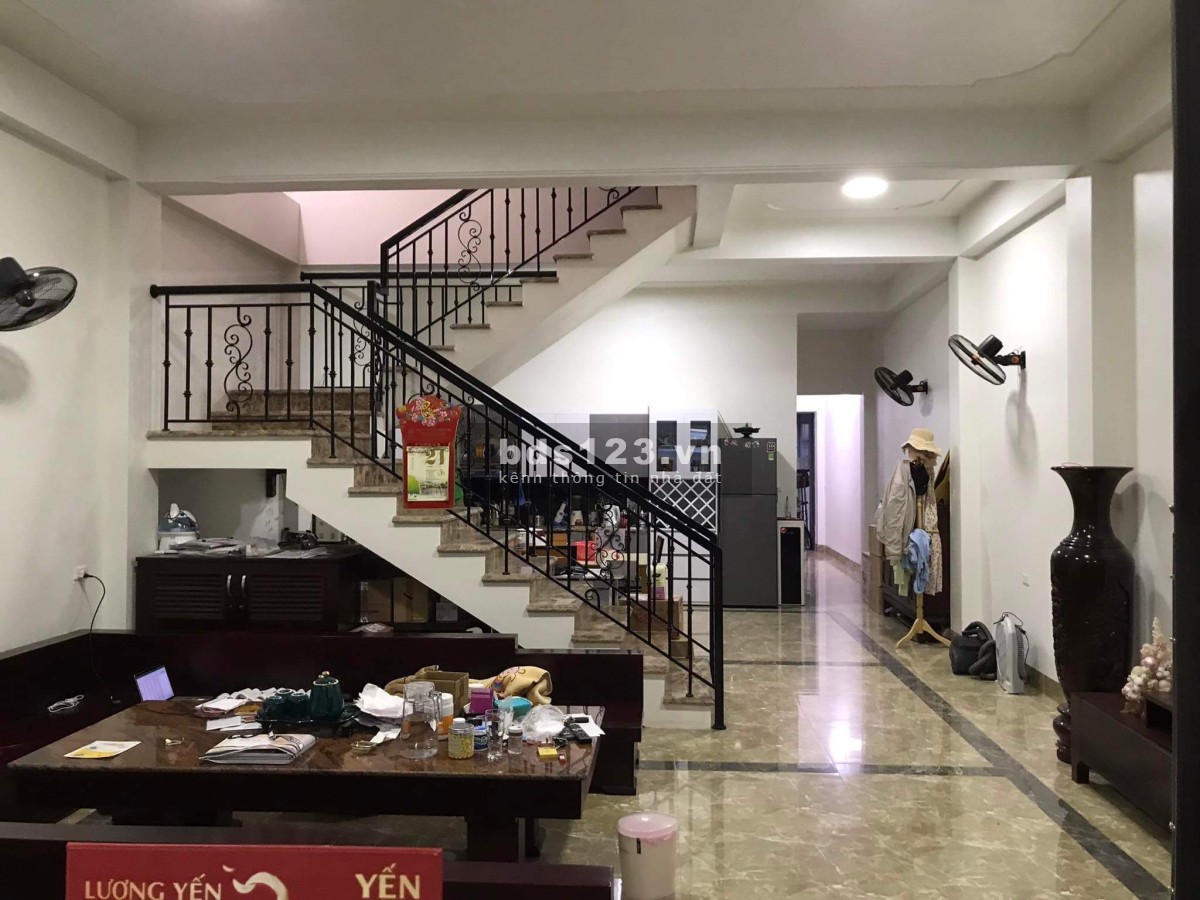 Bán nhà mặt đường Bái, TP Nam Định. DT 180m2; mặt 6 vuông vắn, giá 6,4 tỷ. SĐCC