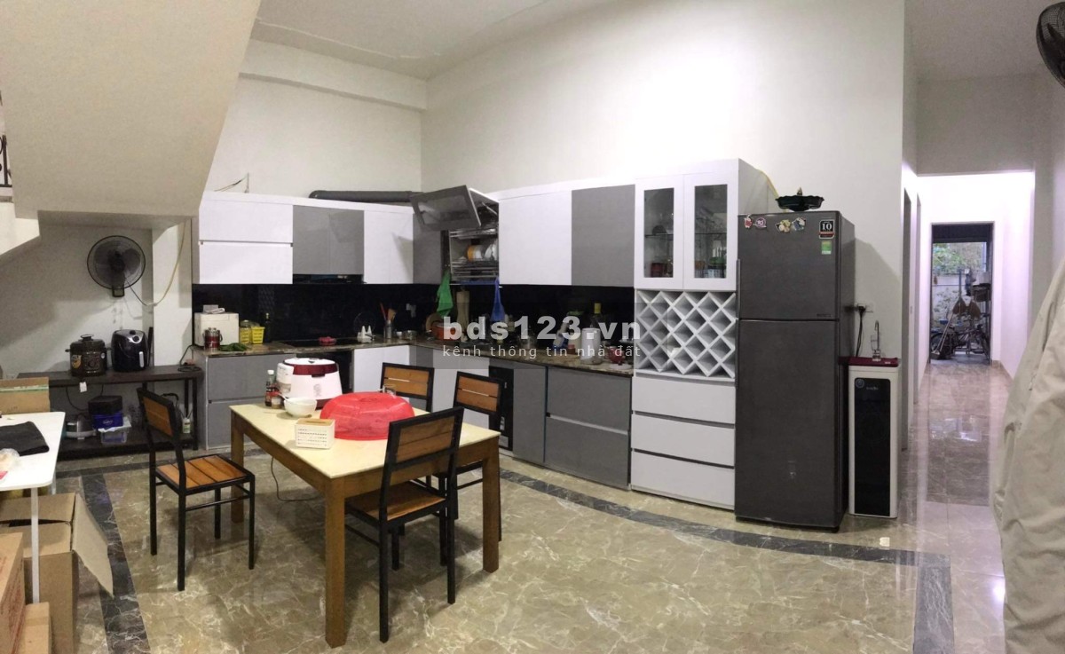Bán nhà mặt đường Bái, TP Nam Định. DT 180m2; mặt 6 vuông vắn, giá 6,4 tỷ. SĐCC