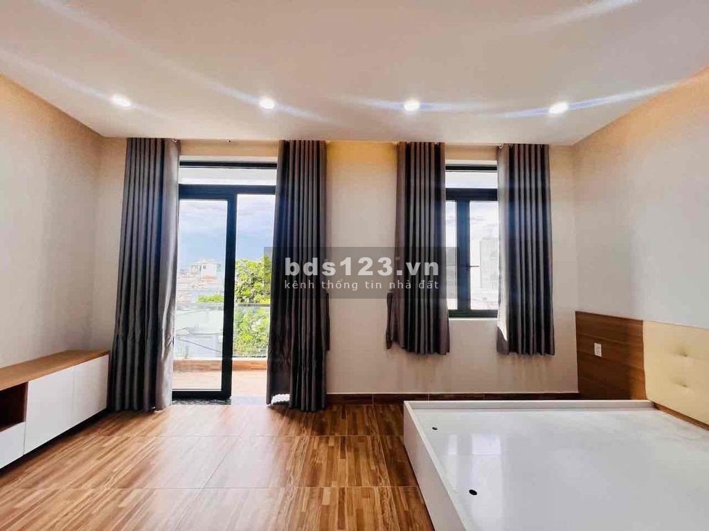Căn này giá tốt nhất đường Võ Văn Ngân - Vincom Thủ Đức- 3 Tầng - Sân đậu 2 ôtô -DT 126m2 - Chỉ 7 ty