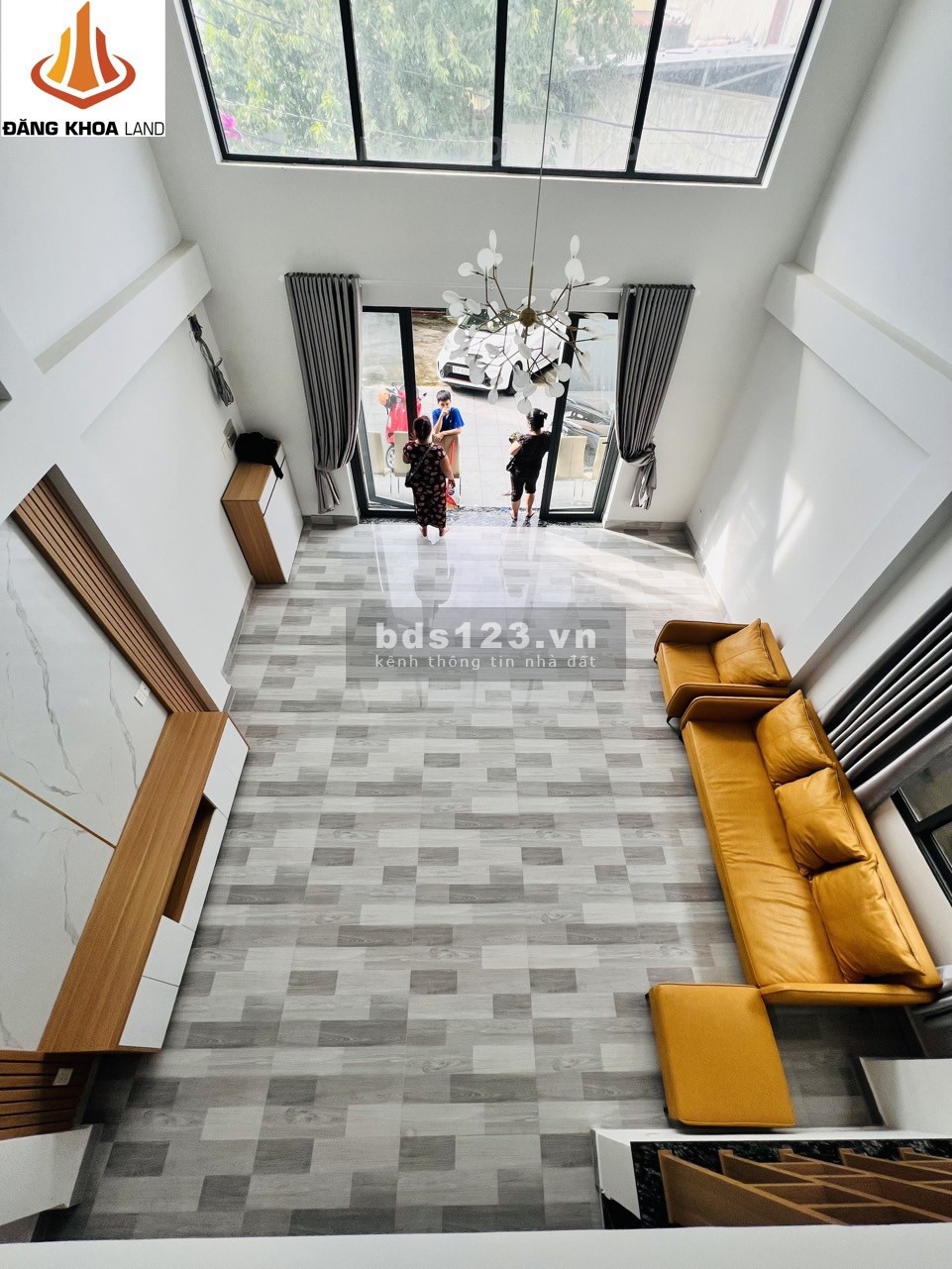 Căn này giá tốt nhất đường Võ Văn Ngân - Vincom Thủ Đức- 3 Tầng - Sân đậu 2 ôtô -DT 126m2 - Chỉ 7 ty