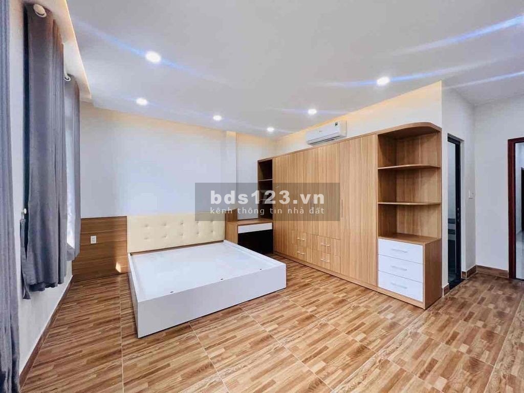 Căn này giá tốt nhất đường Võ Văn Ngân - Vincom Thủ Đức- 3 Tầng - Sân đậu 2 ôtô -DT 126m2 - Chỉ 7 ty