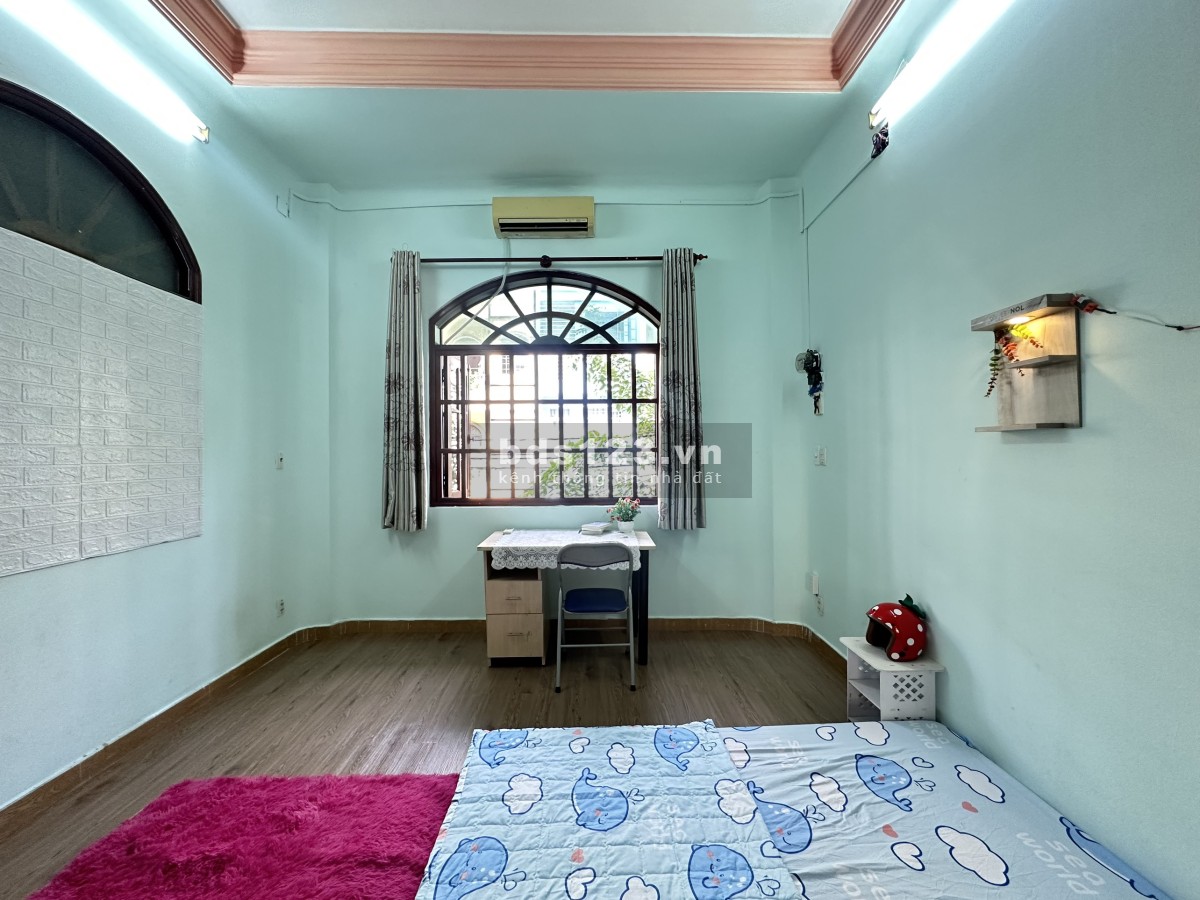 Cho thuê phòng trọ chính chủ rộng rãi diện tích 25m2, có cửa sổ lớn đón nắng tại Quận 7