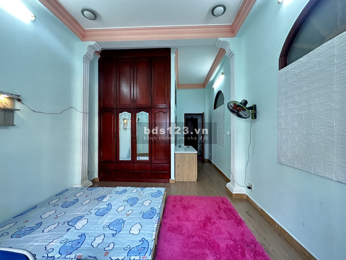 Cho thuê phòng trọ chính chủ rộng rãi diện tích 25m2, có cửa sổ lớn đón nắng tại Quận 7