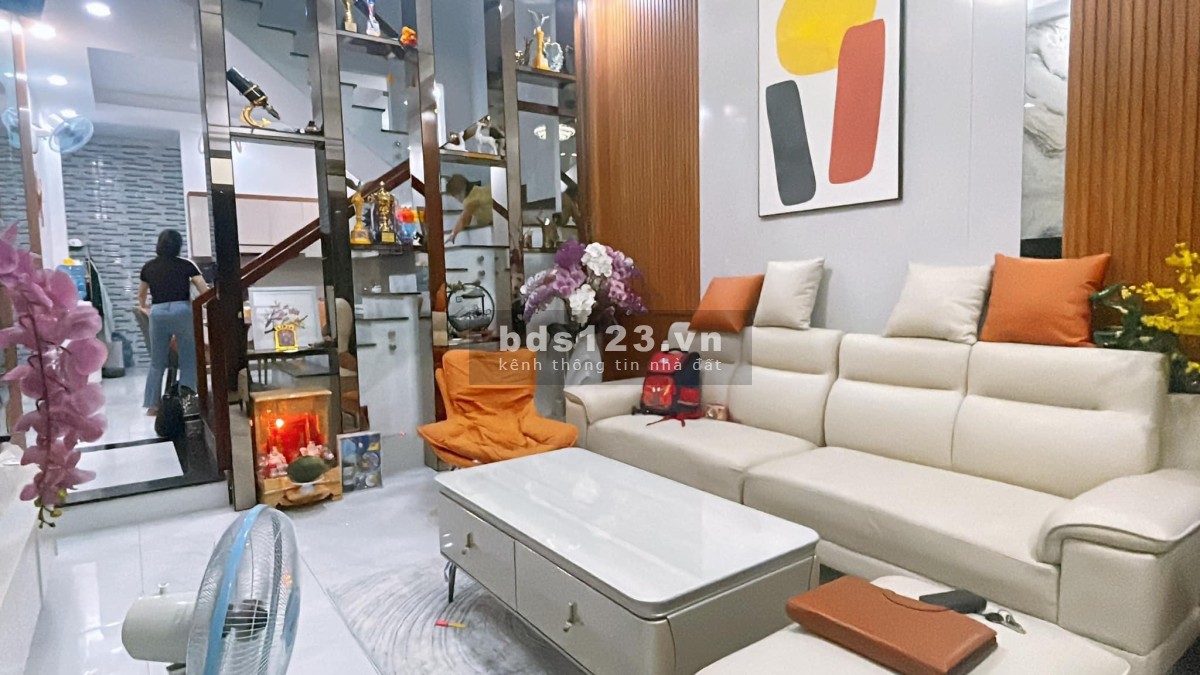 Bán nhà HXH vào nhà đường Tân Hương, Tân Phú - Nhà mới ở ngay - 56M2 - Chỉ 5 tỷ 99 TL