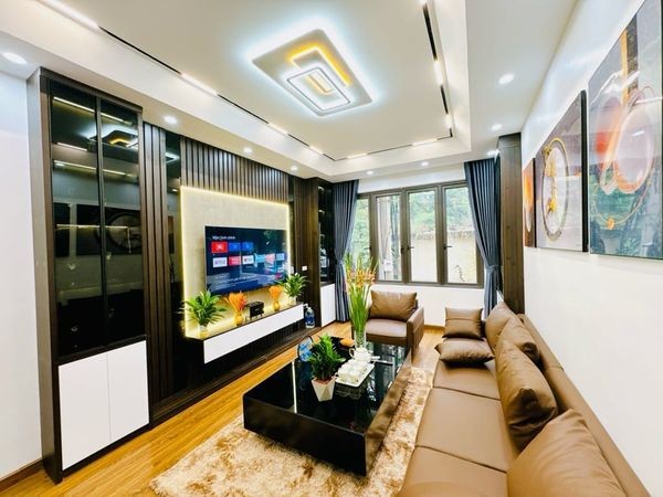 Bán nhà phân lô Tam Trinh, vỉa hè ô tô tránh, kinh doanh sầm uất, đầy đủ nội thất.