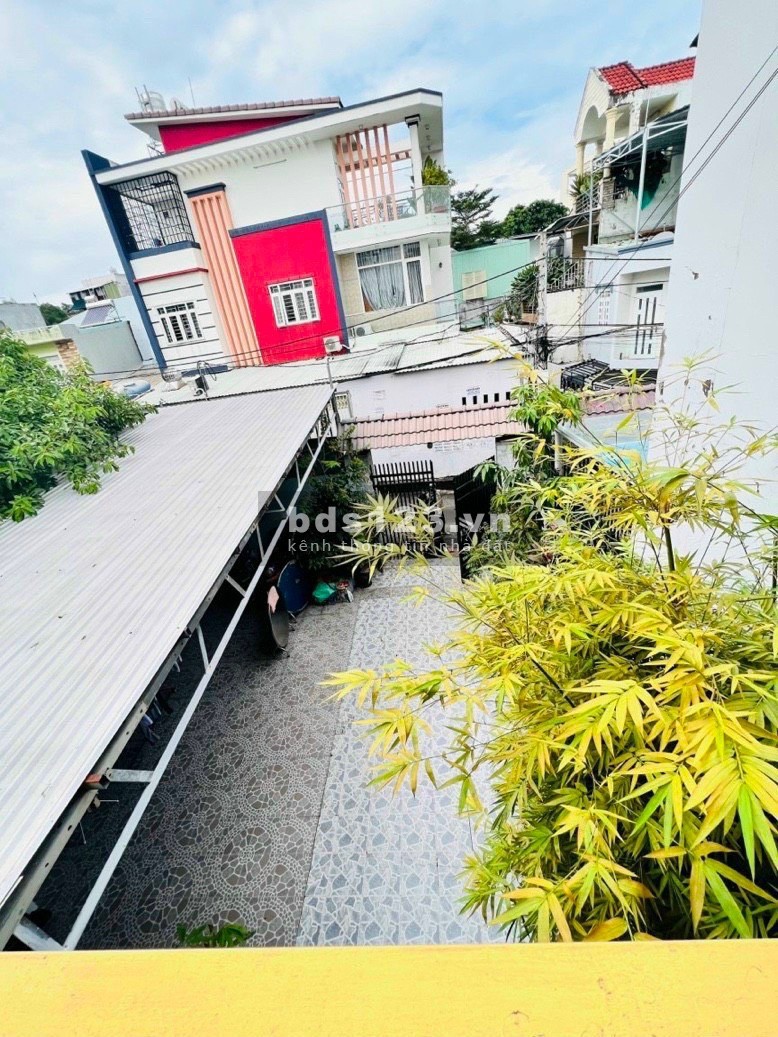 Giảm 500 Triệu- Nhà 2Tầng đường thông Ô tô - Gần Chợ Tăng Nhơn Phú A- DT gần 100m2 - 5.9 tỷ