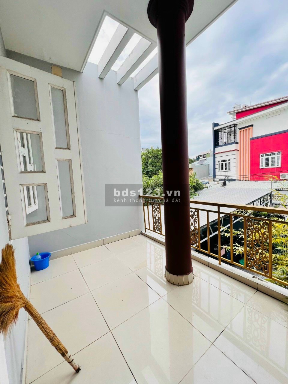 Giảm 500 Triệu- Nhà 2Tầng đường thông Ô tô - Gần Chợ Tăng Nhơn Phú A- DT gần 100m2 - 5.9 tỷ