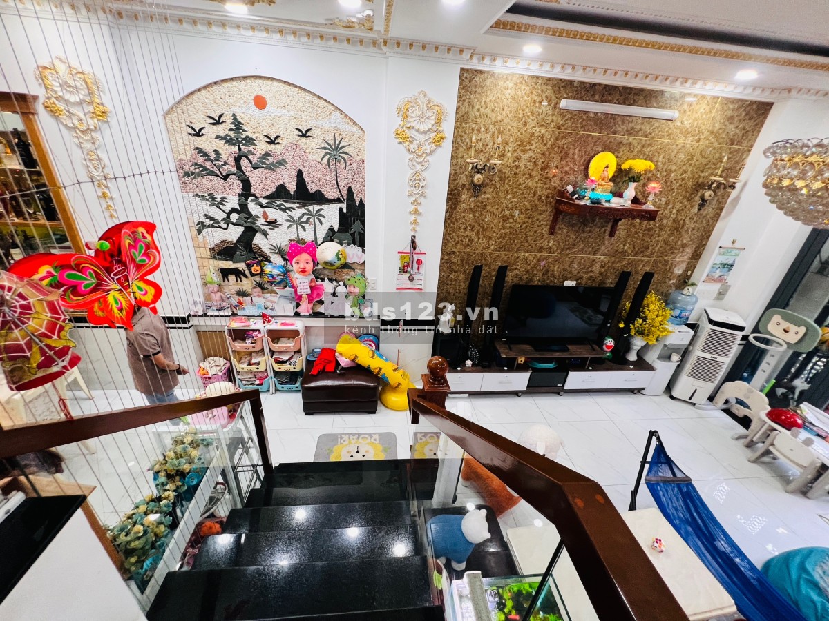 Hàng Hiếm ngay lúc này. Nhà siêu siêu đẹp 1T2L - Trường Thọ gần Xa Lộ Hà Nội- Dân trí cao - 6 Tỷ TL
