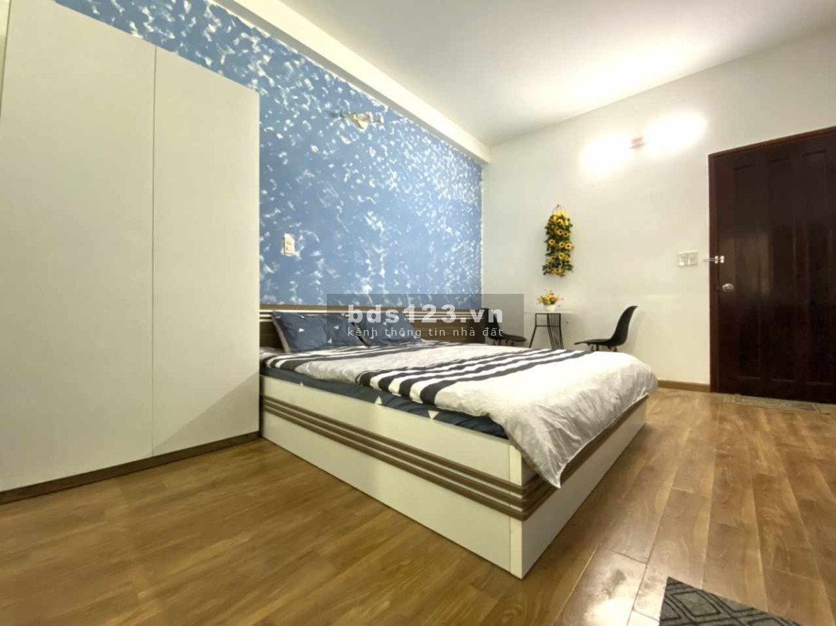 CHDV full nt thất đẹp, view L81,thang máy tận phòng , giá tốt