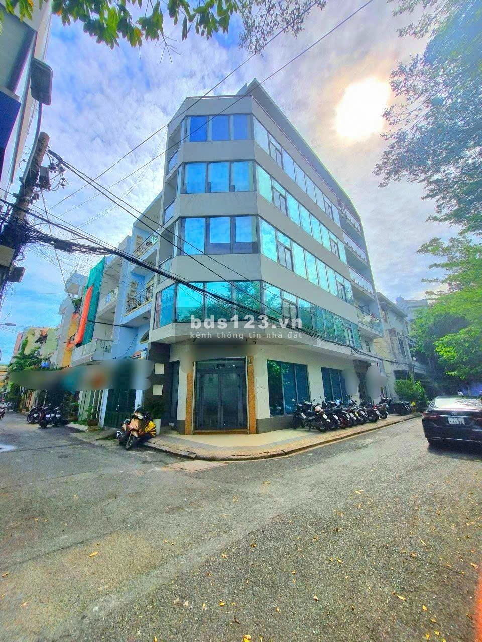 Cho thuê nhà nguyên căn quận 10 góc 2mt giá 75tr 6 tầng, có thể thuê lẻ từng sàn và mặt bằng