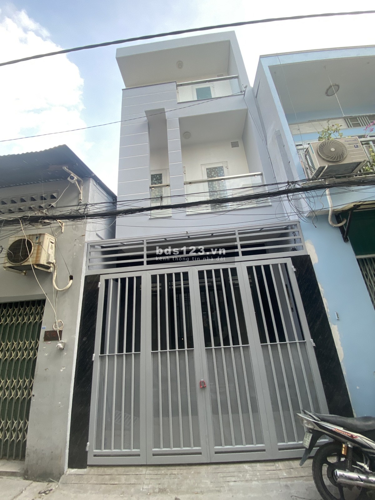 **Bán nhà mặt tiền** Tân Bình, mặt tiền Hồng Lạc, 5.5*16; 10.5 tỷ