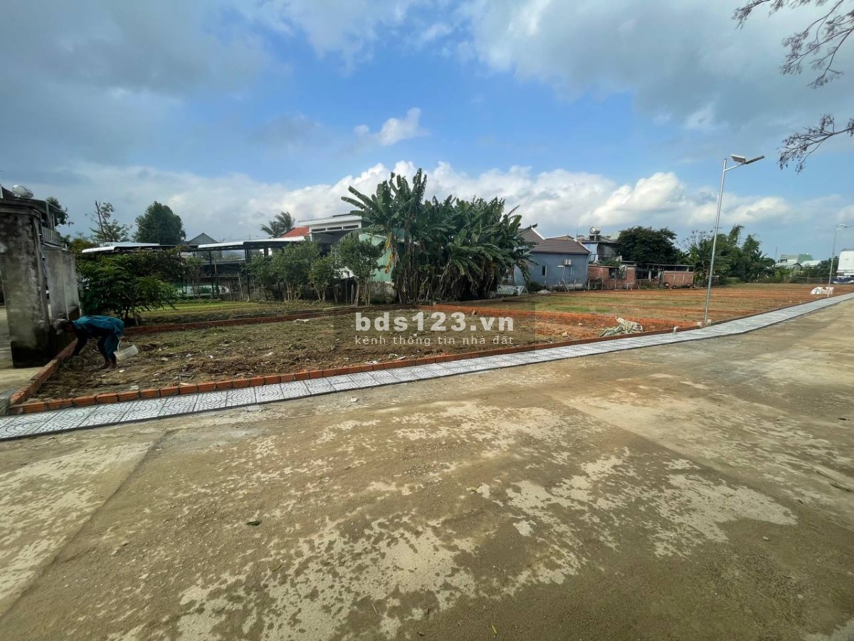 Chính chủ cần bán đất trung tâm thị trấn Ái Nghĩa, đã có sổ, thiện chí có giảm
