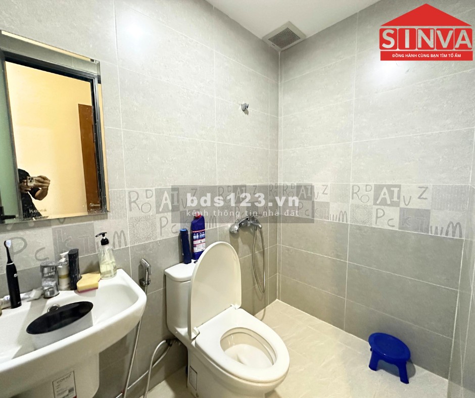 Cho thuê phòng ban công full nội thất tại Tân Quy, Quận 7