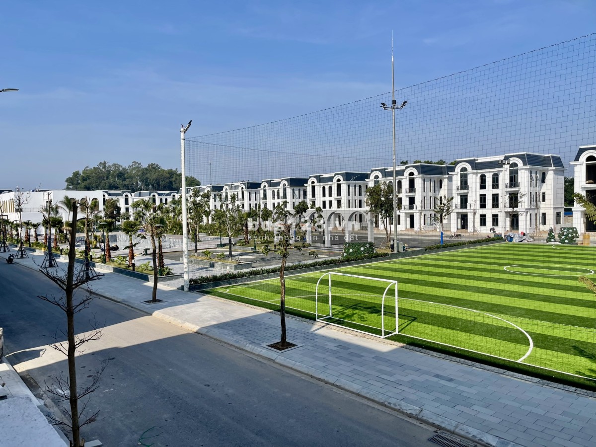 Bán cắt lỗ gấp căn Shophouse mặt đường 30m dự án Crown Villas Thái Nguyên do vỡ nợ bank