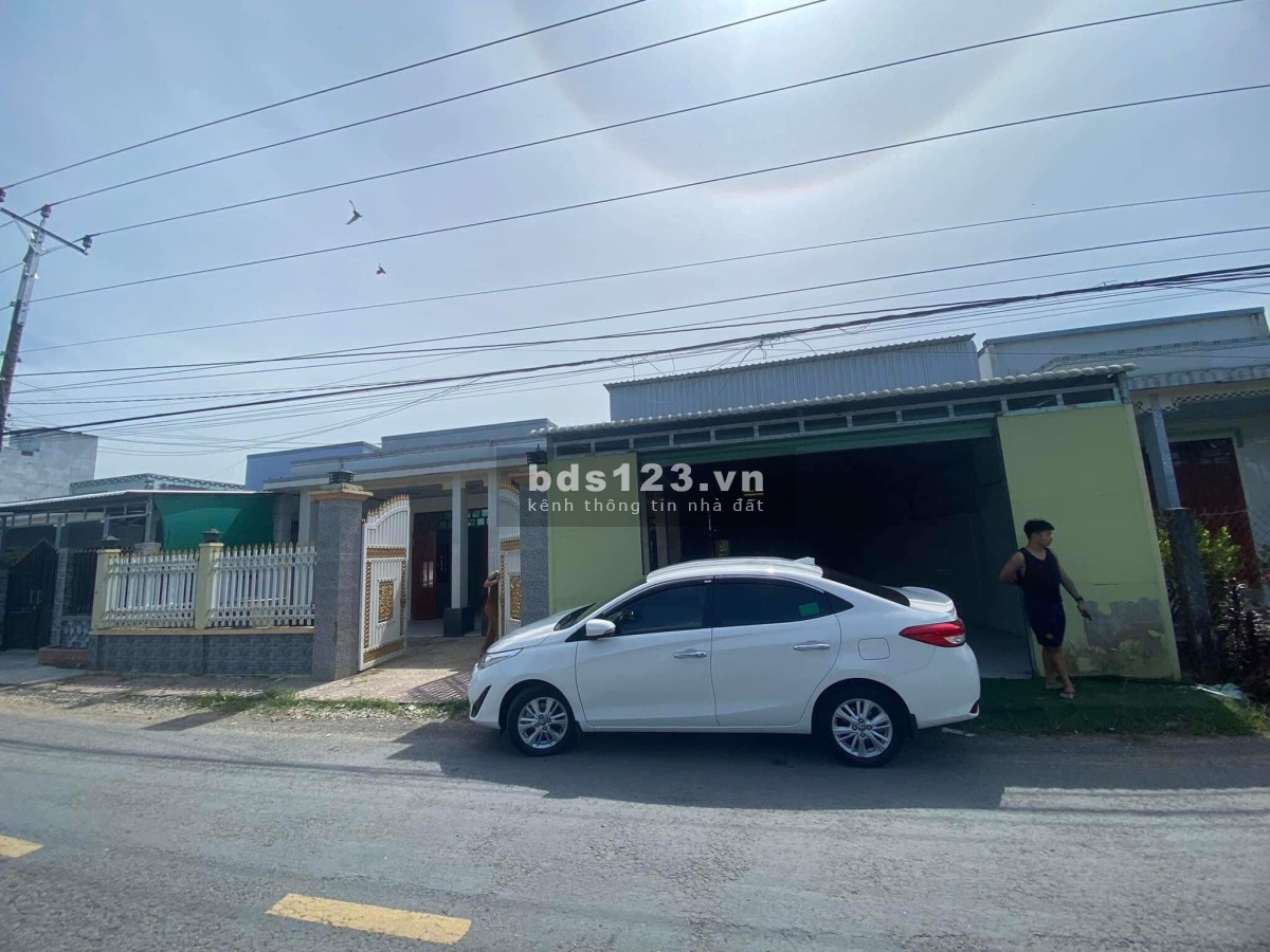 Nhà Mặt Tiền rộng 15m ngang. Đường DT 873, TX Gò Công, Tiền Giang.