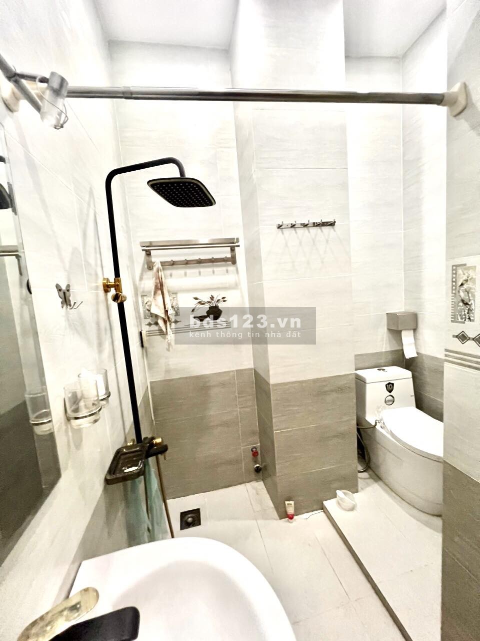 Xát mặt tiền Lý Thái Tổ, phường 9, quận 10 – 30 M2 x 3 Tầng – 4 Tỷ