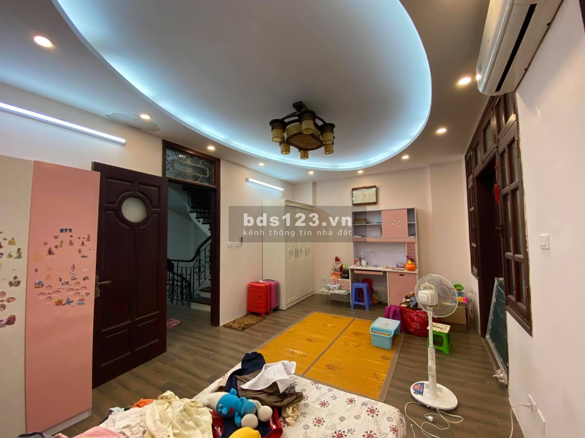 Lô góc, view công viên, kinh doanh đầu tư, hồ điều hòa công viên Ngọc Thụy. Giá 8.99 tỷ.