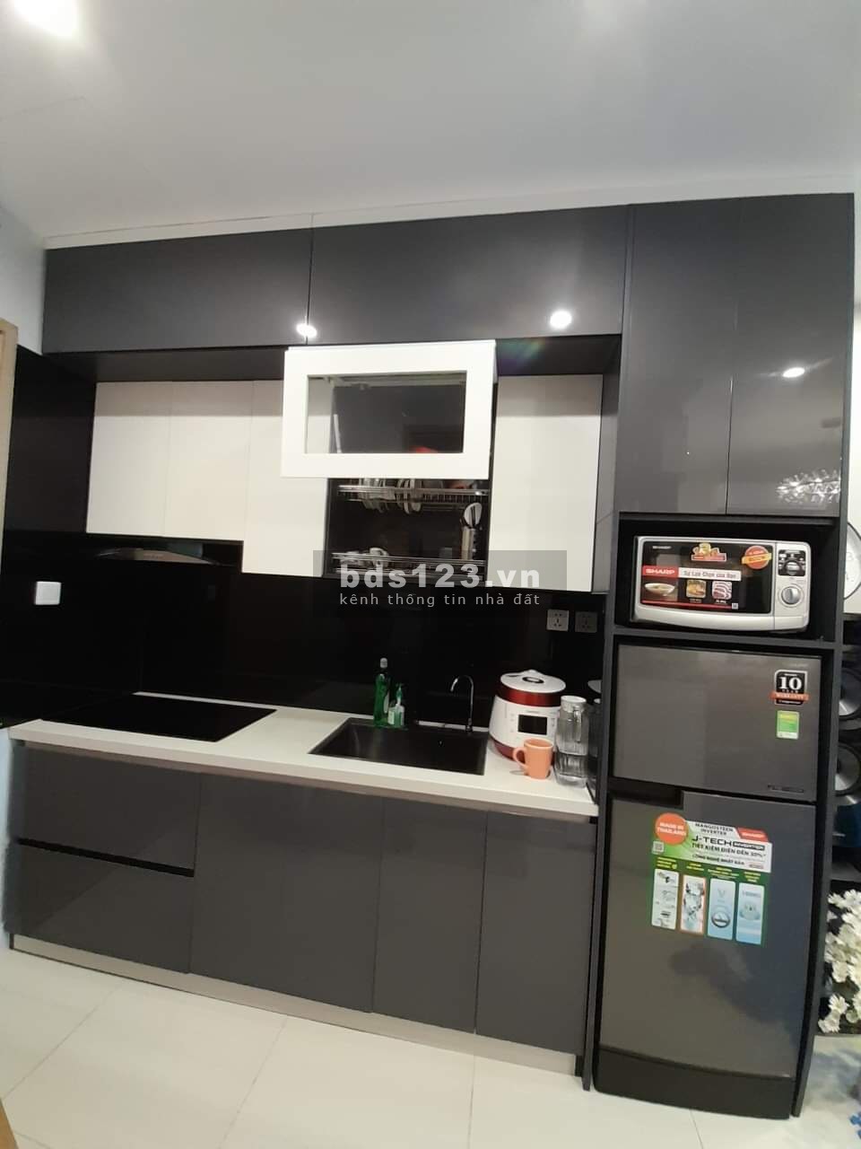 CC cần bán gấp căn studio 28m2, full đồ tại dự án Vinhomes smart city. Giá chỉ 1,5 tỷ