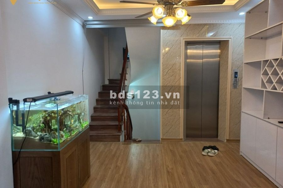 Bán nhà ngõ 34 Tứ Liên gần ô tô, rất thoáng, hiện đại 45m2, 5 tỷ