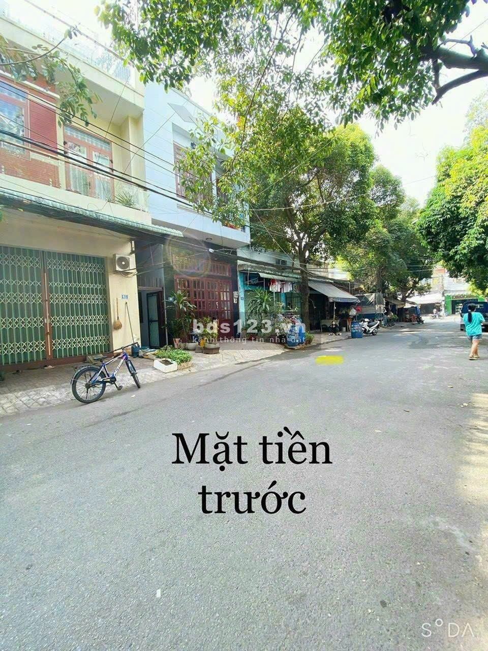 Hàng Ngộp. Bán Nhà 2 Mặt tiền có Kiot và Phòng cho thuê- Ngay Chợ Việt Lập- Gần Phạm Văn Đồng