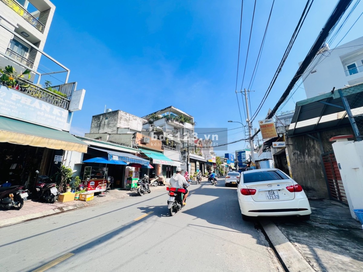 Đất đẹp trung tâm Chợ Thủ Đức - Xây Căn hộ dịch vụ/ Biệt thự lý tưởng - 230m2 Đường nhựa 8m tới nơi