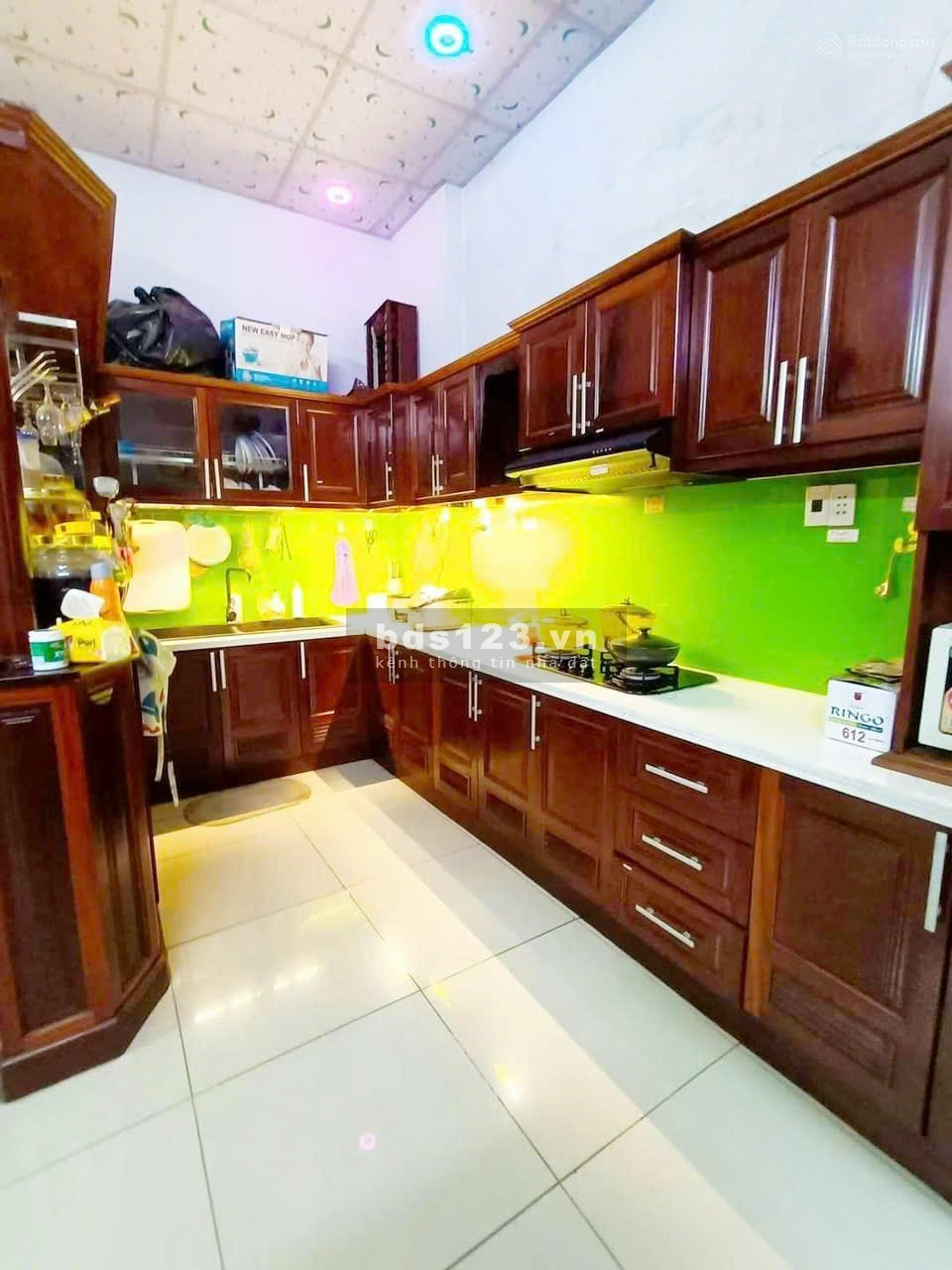 Căn này đẹp- Nhà 1T1L có sân rộng rãi- Khu dân trí cách Phạm Văn Đồng 200m - DT (6M*20)- giá còn TL