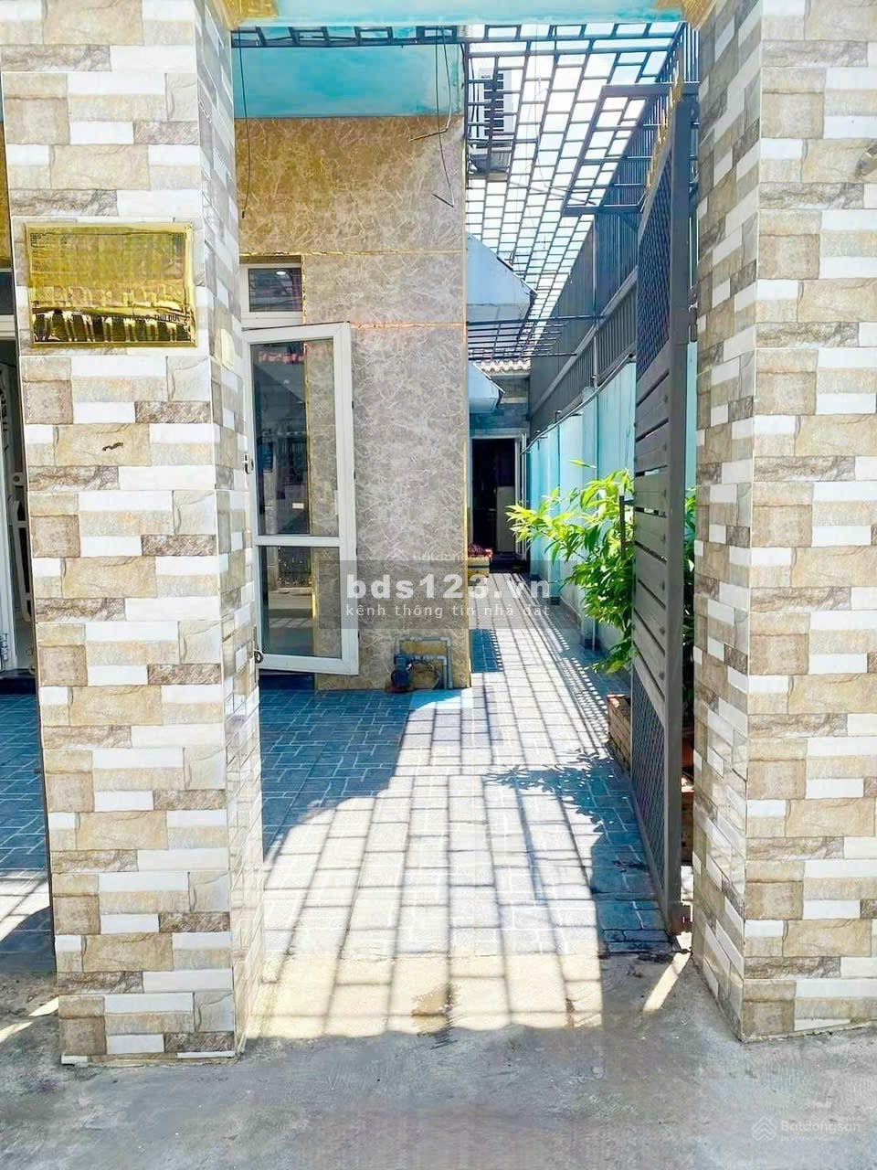 Căn này đẹp- Nhà 1T1L có sân rộng rãi- Khu dân trí cách Phạm Văn Đồng 200m - DT (6M*20)- giá còn TL