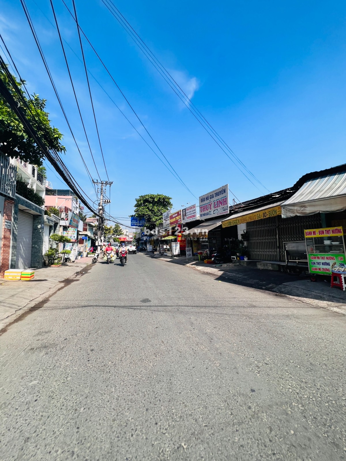 Căn này đẹp- Nhà 1T1L có sân rộng rãi- Khu dân trí cách Phạm Văn Đồng 200m - DT (6M*20)- giá còn TL