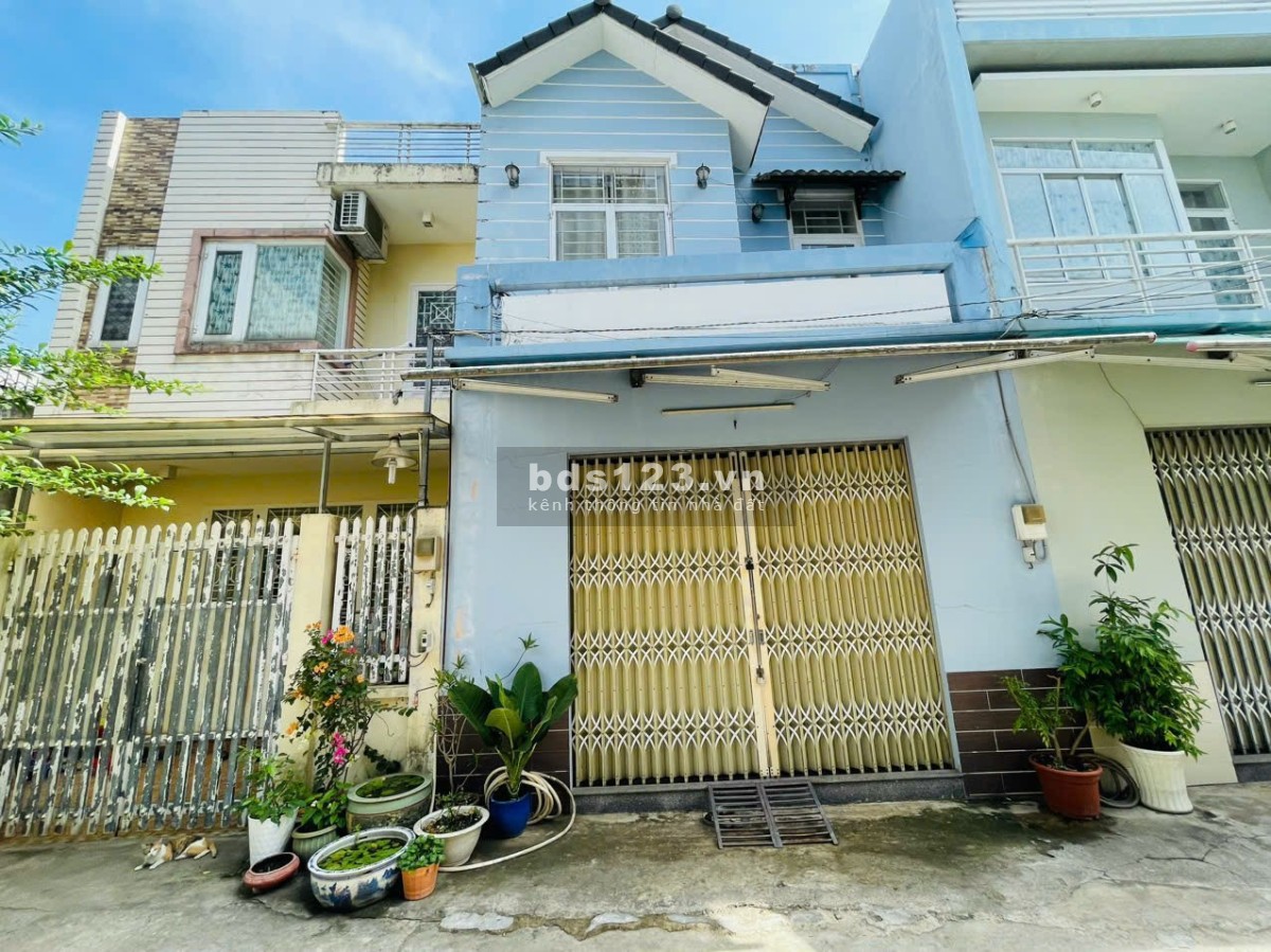 Giá tốt- Nhà đẹp 1 Trệt 1 Lầu- dân trí cao- đường 6m- Gần Đại học Ngân hàng Thủ Đức- 81m2 hiếm.