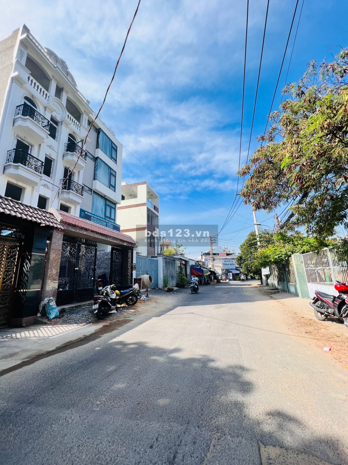 Giá tốt- Nhà đẹp 1 Trệt 1 Lầu- dân trí cao- đường 6m- Gần Đại học Ngân hàng Thủ Đức- 81m2 hiếm.
