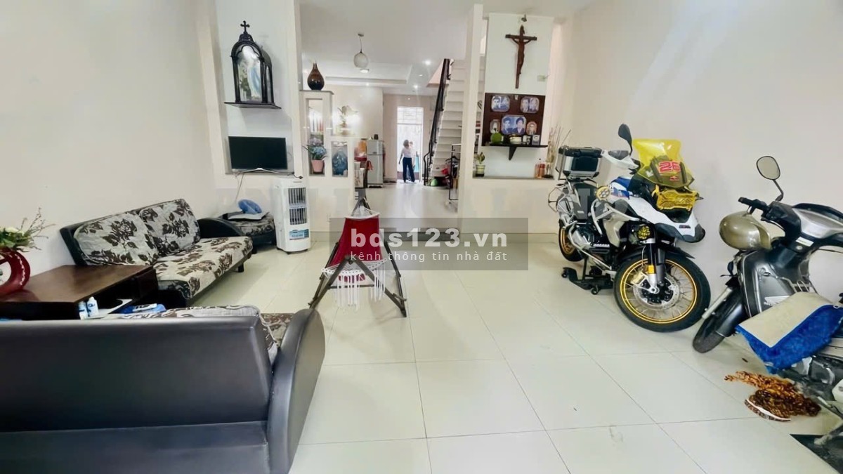 Giá tốt- Nhà đẹp 1 Trệt 1 Lầu- dân trí cao- đường 6m- Gần Đại học Ngân hàng Thủ Đức- 81m2 hiếm.