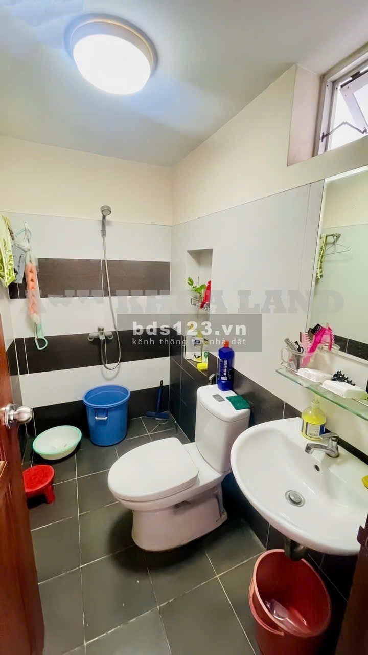 Giá tốt- Nhà đẹp 1 Trệt 1 Lầu- dân trí cao- đường 6m- Gần Đại học Ngân hàng Thủ Đức- 81m2 hiếm.