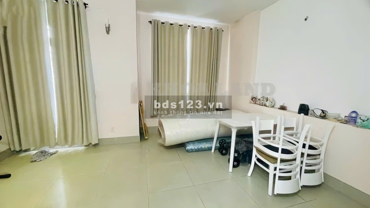 Giá tốt- Nhà đẹp 1 Trệt 1 Lầu- dân trí cao- đường 6m- Gần Đại học Ngân hàng Thủ Đức- 81m2 hiếm.