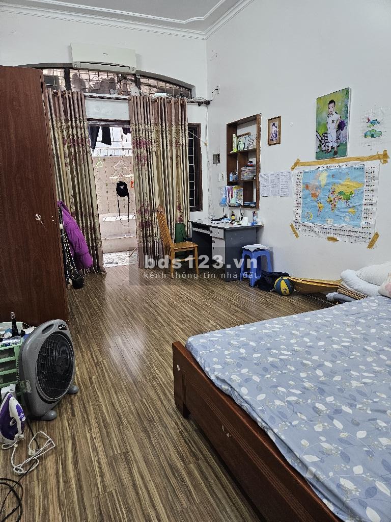 Đất rộng - Nhà to - Giá vừa - Ngõ rộng Ngọc Hồi, 66m2 x 3 tầng, 3 ngủ, giá nhỉnh 5,x tỷ