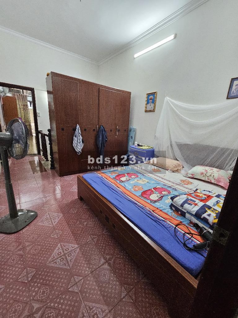 Đất rộng - Nhà to - Giá vừa - Ngõ rộng Ngọc Hồi, 66m2 x 3 tầng, 3 ngủ, giá nhỉnh 5,x tỷ