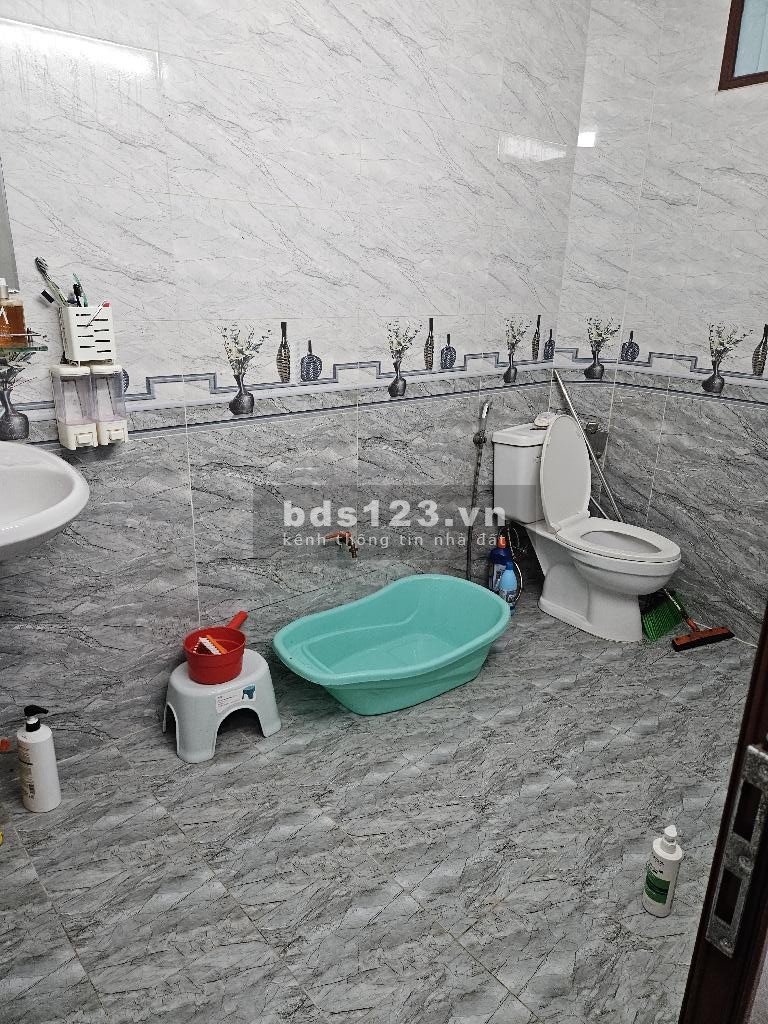 Đất rộng - Nhà to - Giá vừa - Ngõ rộng Ngọc Hồi, 66m2 x 3 tầng, 3 ngủ, giá nhỉnh 5,x tỷ
