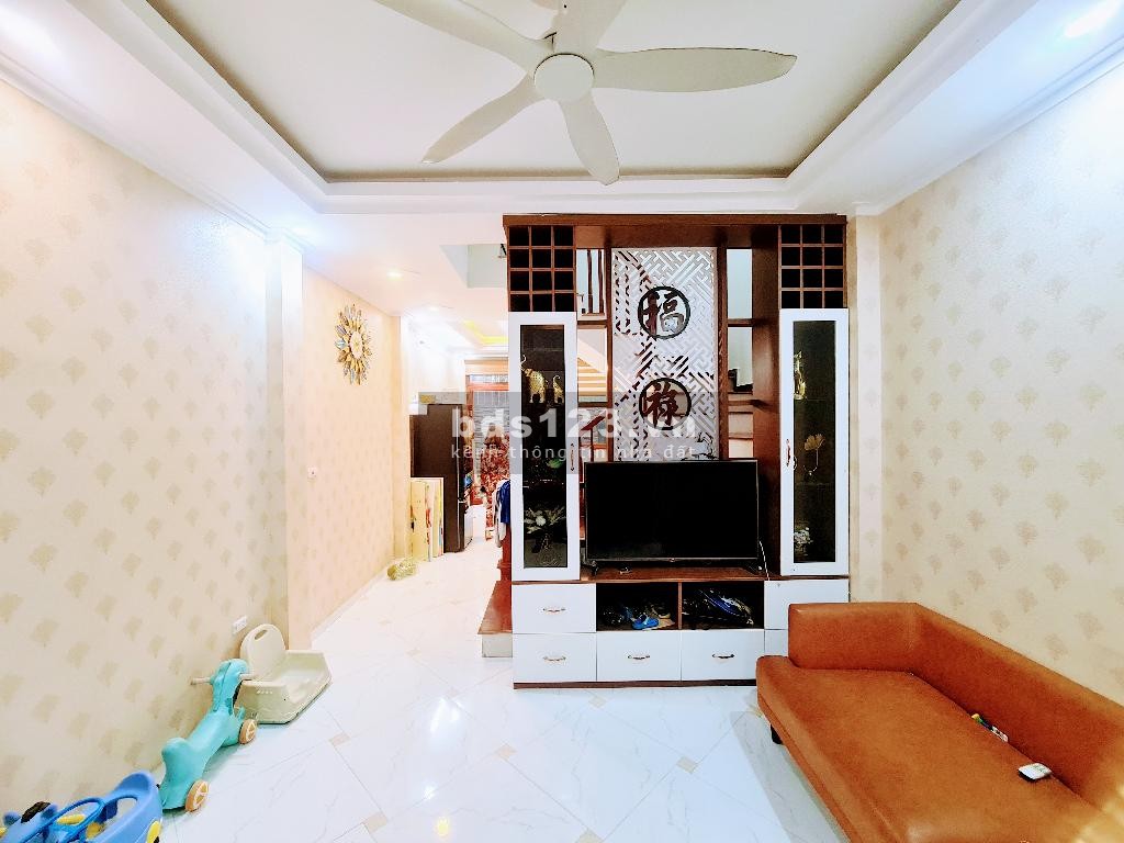 Nhà mới đón Tết, view Hồ Linh Đàm, 50m2 x 4 tầng, 3 ngủ, giá 4,98 tỷ