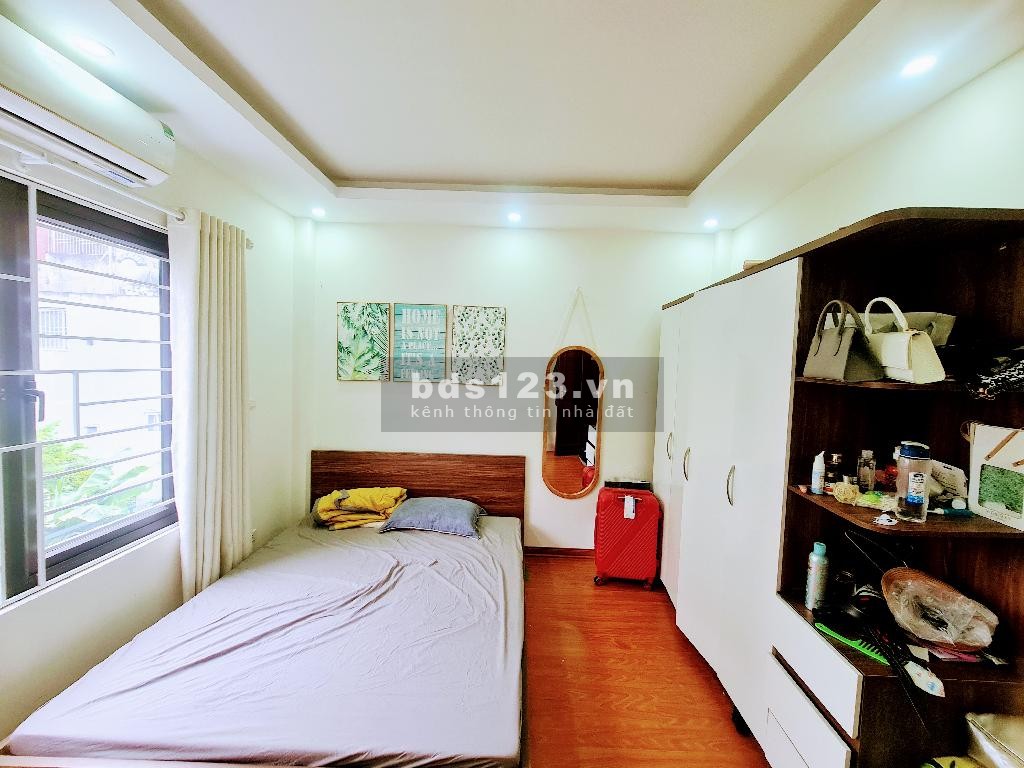 Nhà mới đón Tết, view Hồ Linh Đàm, 50m2 x 4 tầng, 3 ngủ, giá 4,98 tỷ