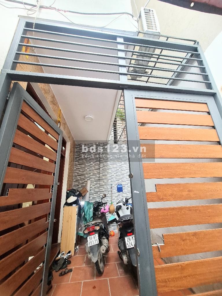Nhà mới đón Tết, view Hồ Linh Đàm, 50m2 x 4 tầng, 3 ngủ, giá 4,98 tỷ