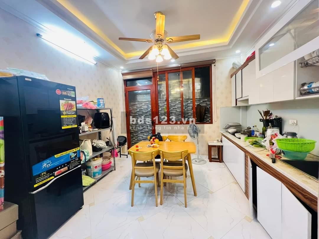 Nhà mới đón Tết, view Hồ Linh Đàm, 50m2 x 4 tầng, 3 ngủ, giá 4,98 tỷ