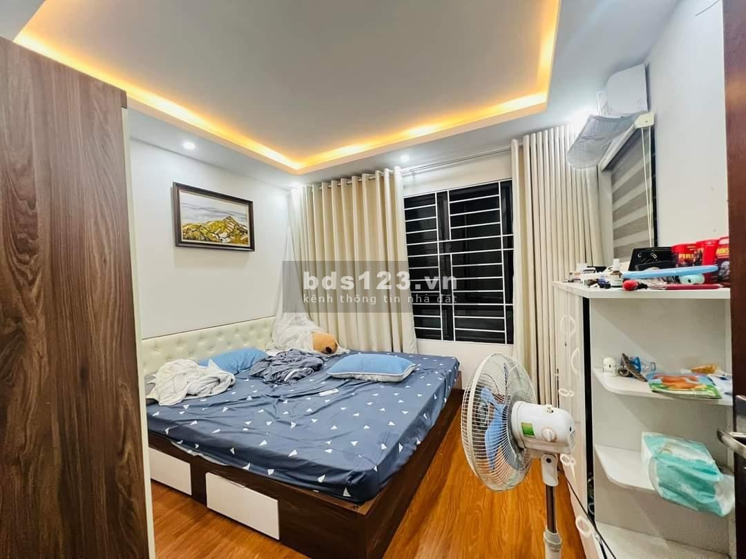 Nhà mới đón Tết, view Hồ Linh Đàm, 50m2 x 4 tầng, 3 ngủ, giá 4,98 tỷ