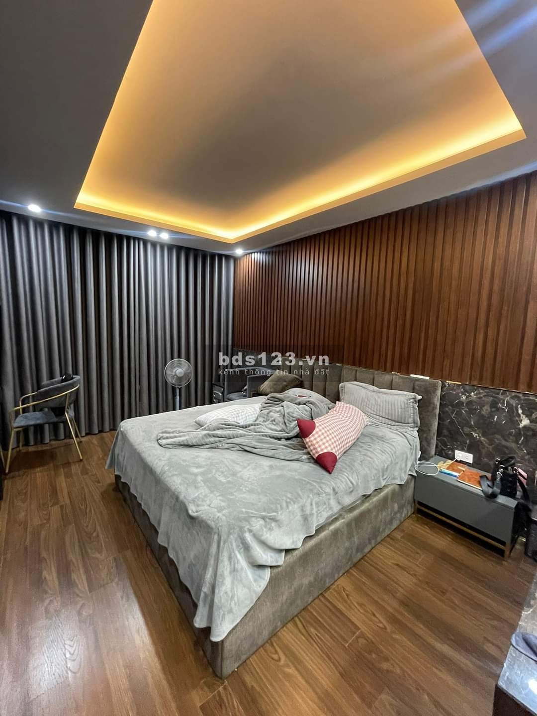 Bán nhà ngõ 73 Tứ Liên, DT 70m, 5 tầng, MT 4.5m, giá 7.5 tỷ.