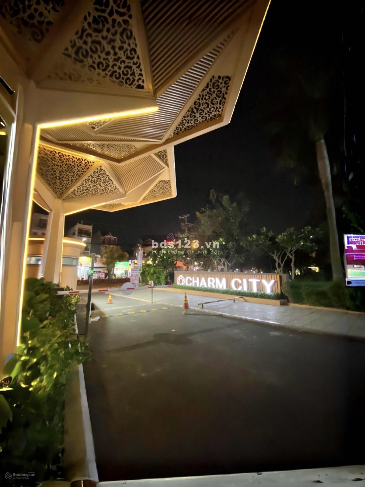 Charm Plaza Vincom Dĩ An căn hộ 1PN Full nội thất, sổ hồng riêng