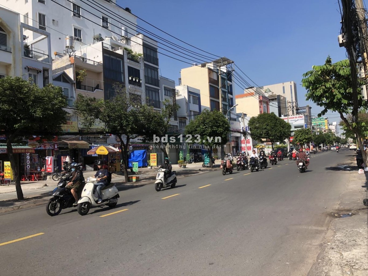 ***Bán nhà mặt tiền Tân Bình, mặt tiền đường Cách Mạng Tháng 8, (4*10)