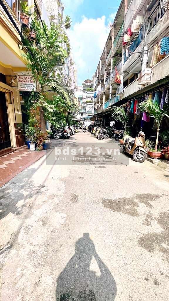 Bán nhà chung cư Nguyễn Thiện Thuật, ngay khu ẩm thực, giao thông thuận lợi, 3.5m x 12m, nhỉnh 2 tỉ.