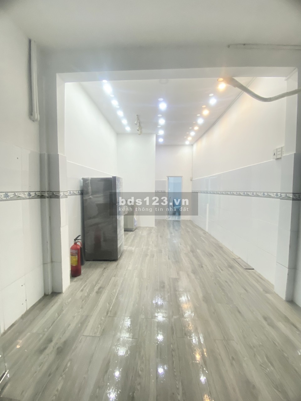 Cho Thuê Nhà Phú Nhuận Chỉ 8tr9 Đường Lê Văn Sỹ, nhà mới full Nnội Thất 2PN, ngay đầu hẻm