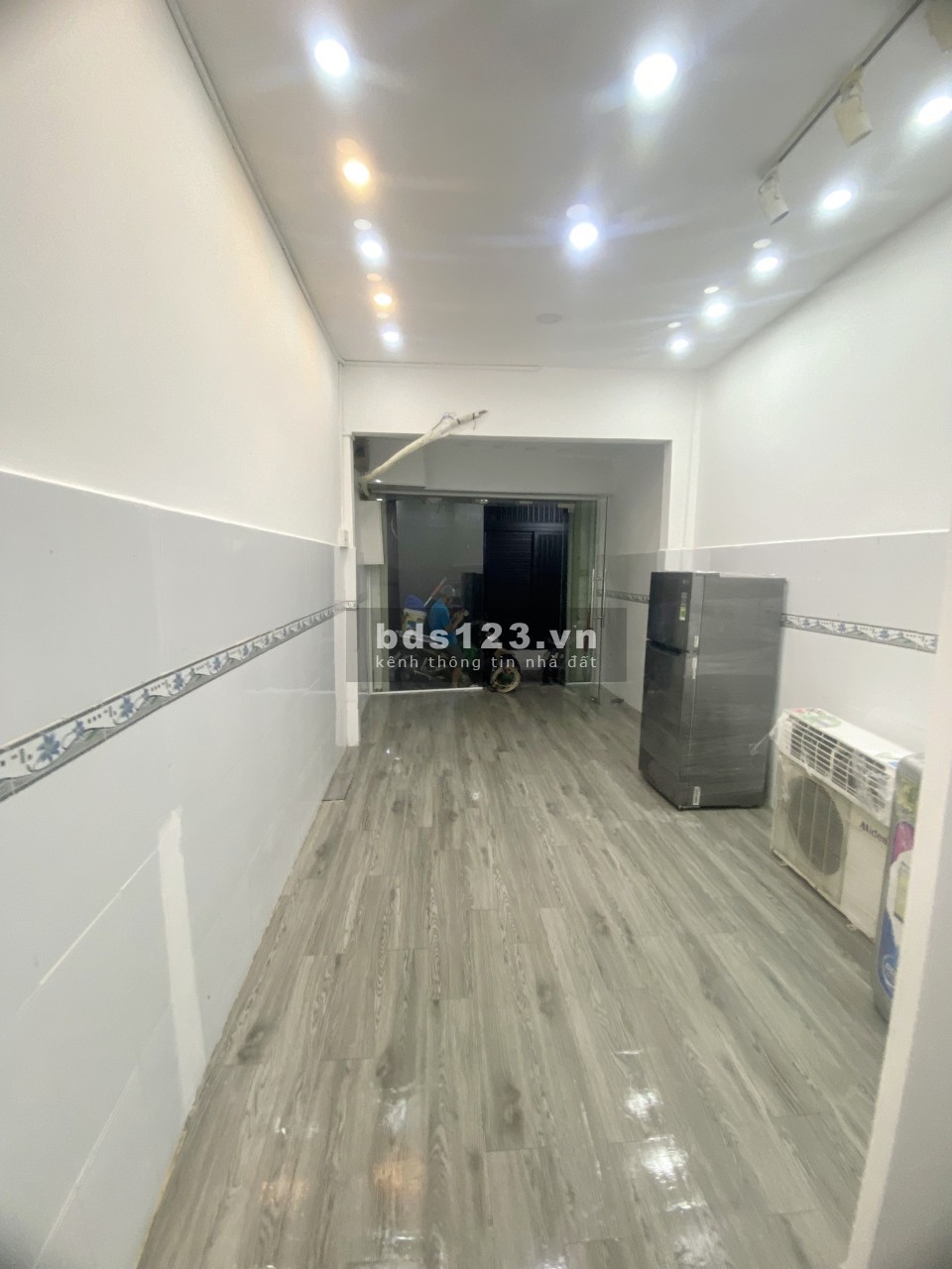 Cho Thuê Nhà Phú Nhuận Chỉ 8tr9 Đường Lê Văn Sỹ, nhà mới full Nnội Thất 2PN, ngay đầu hẻm